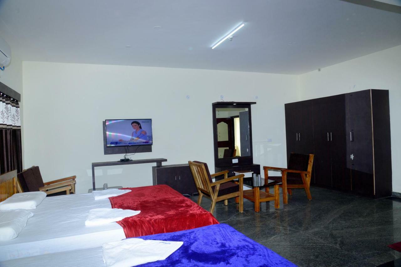 Hotel Souparnika Сагар Екстериор снимка