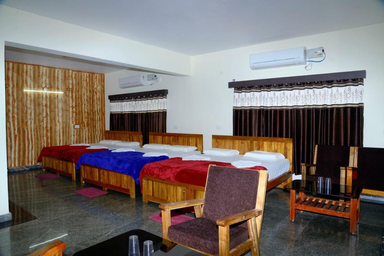 Hotel Souparnika Сагар Екстериор снимка