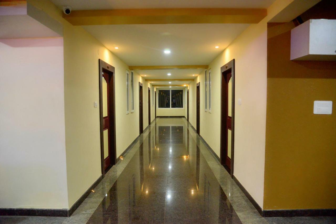 Hotel Souparnika Сагар Екстериор снимка